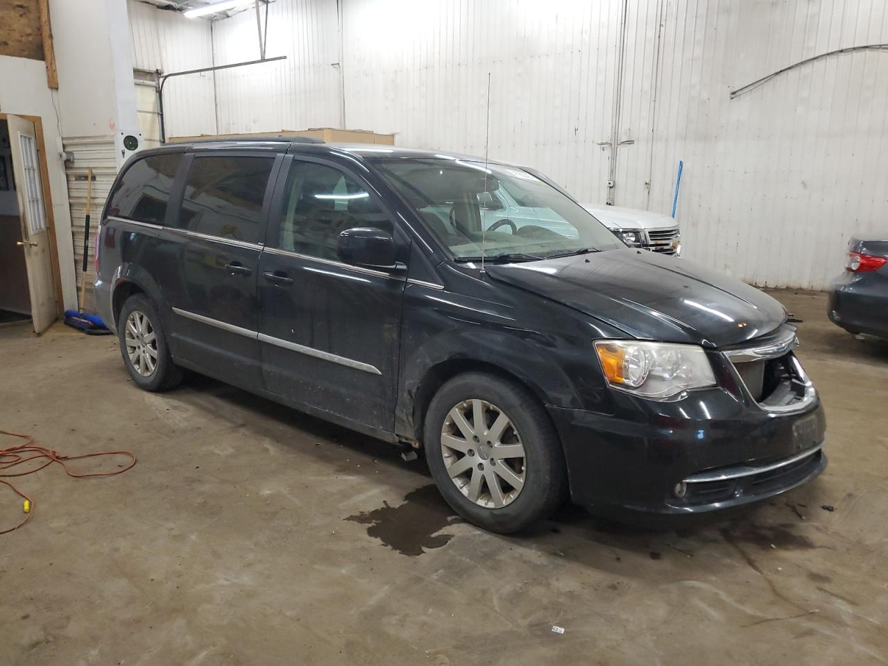 2013 Chrysler Town & Country - Image 4