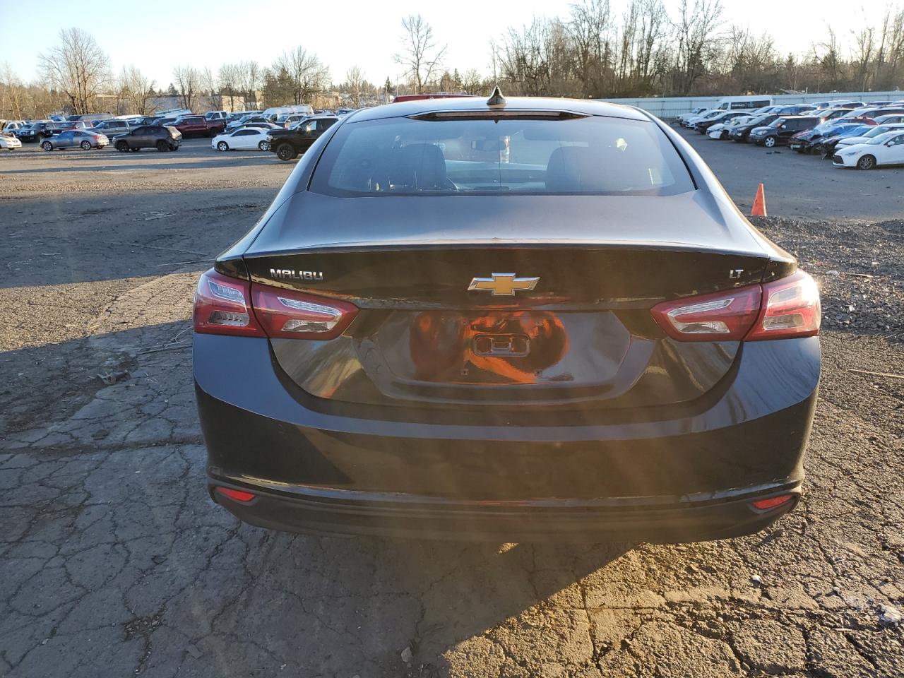 2022 Chevrolet Malibu - Image 6