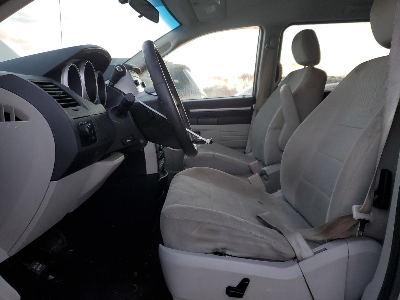 2009 Dodge Caravan - Image 7