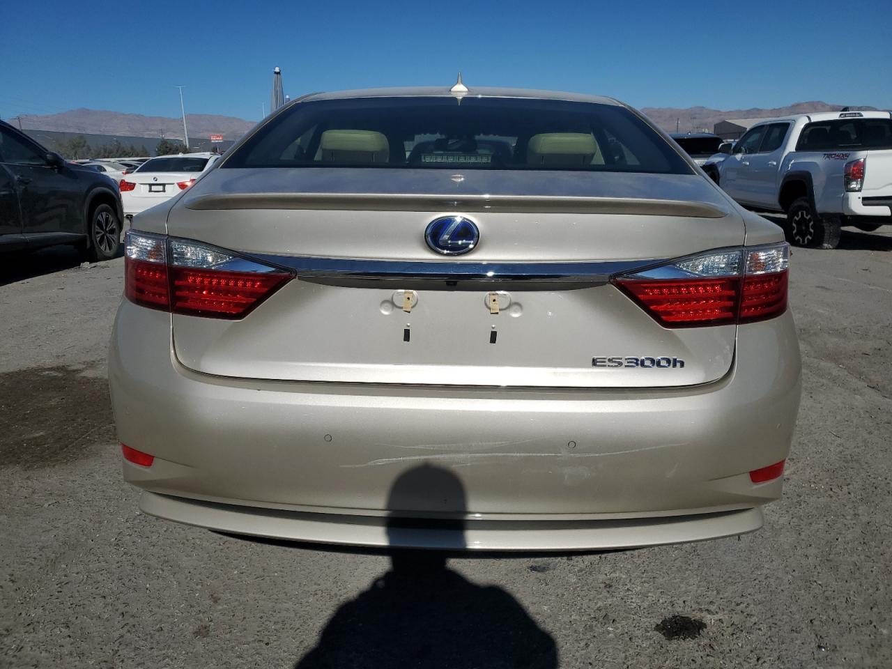 2014 Lexus ES - Image 6