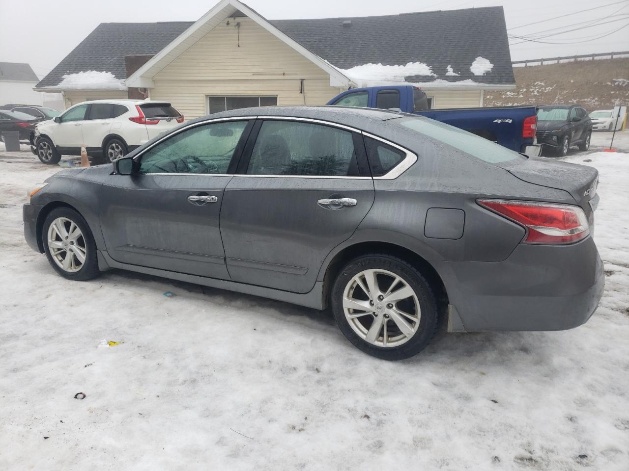2014 Nissan Altima - Image 2