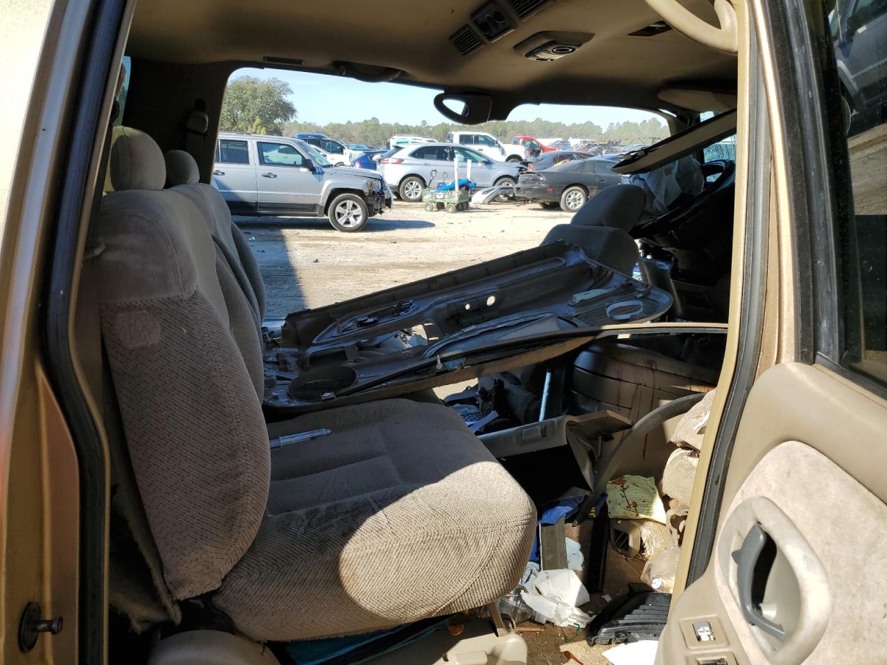 1999 Chevrolet Suburban - Image 10
