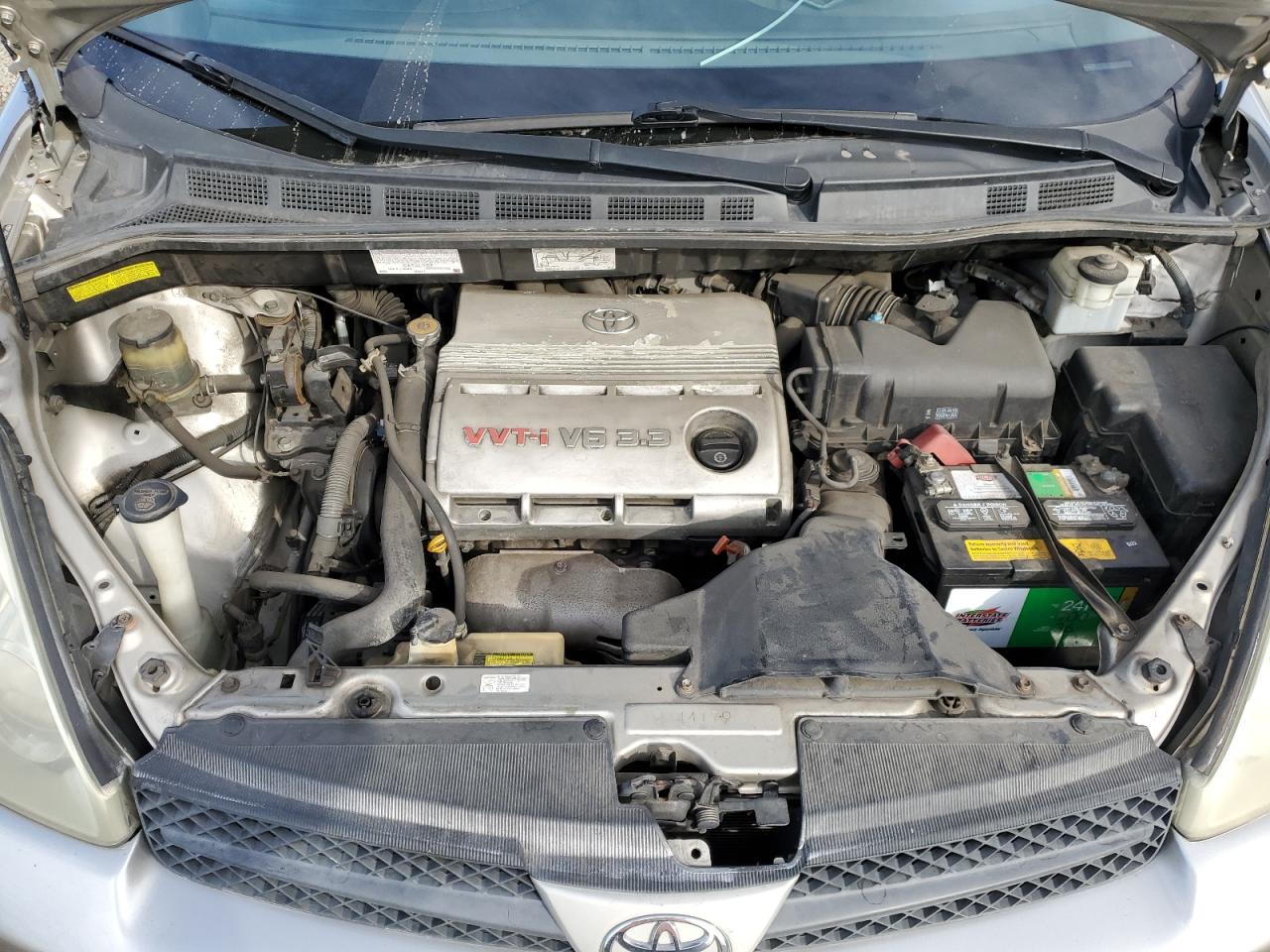 2005 Toyota Sienna - Image 12