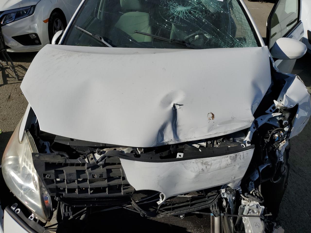 2012 Toyota Prius - Image 11