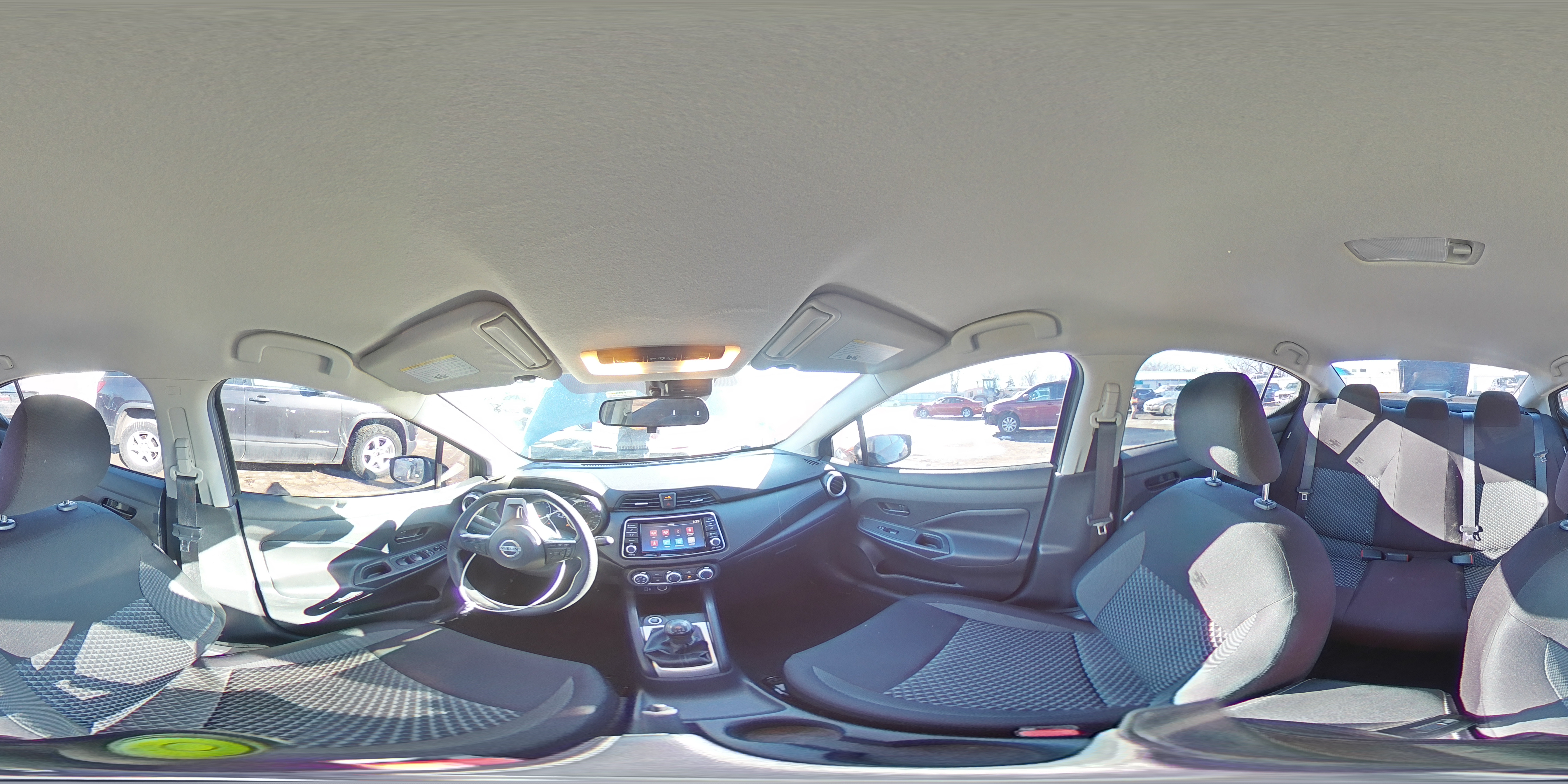 2020 Nissan Versa - Image 12