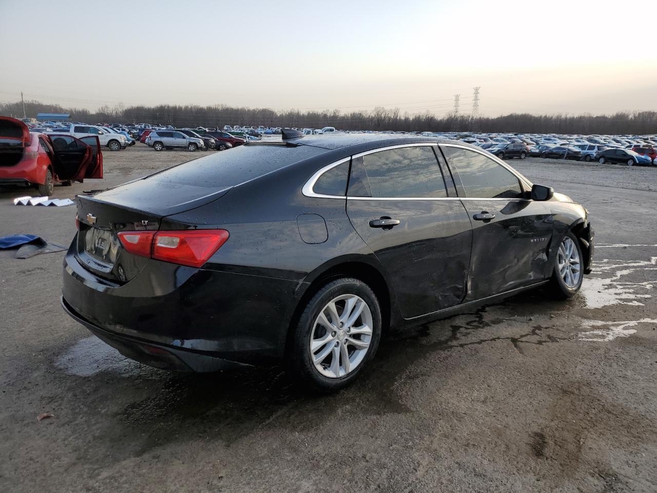 2018 Chevrolet Malibu - Image 3