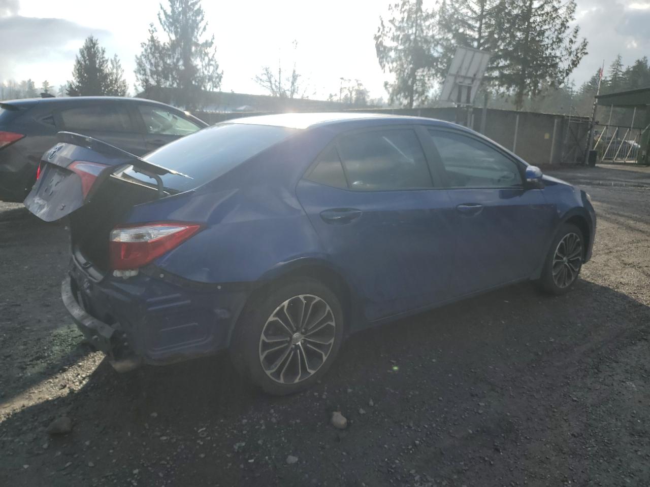 VIN 5YFBURHE8FP336219 2015 TOYOTA COROLLA no.3