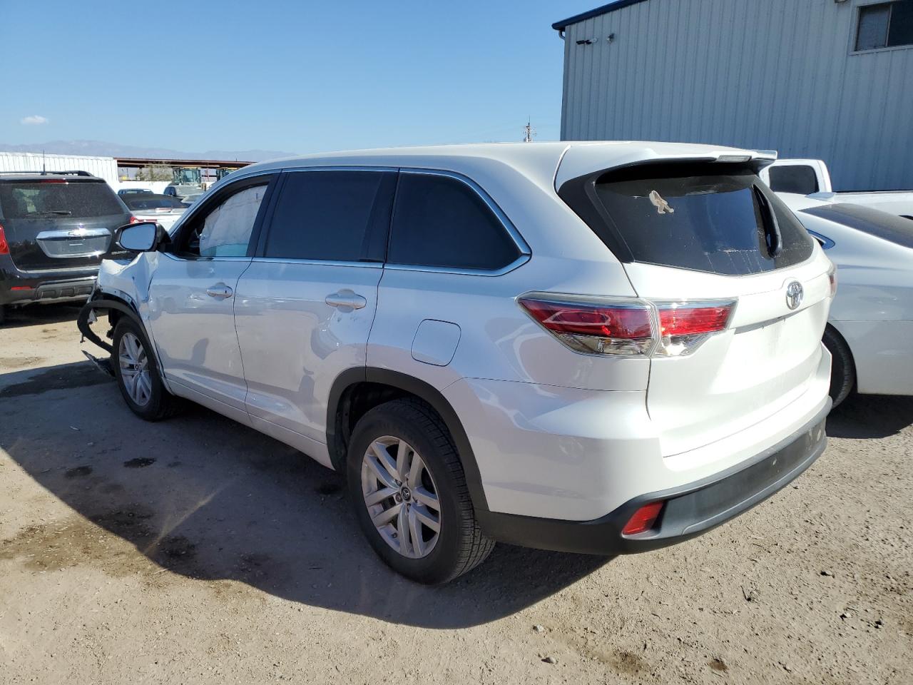 2016 Toyota Highlander - Image 2