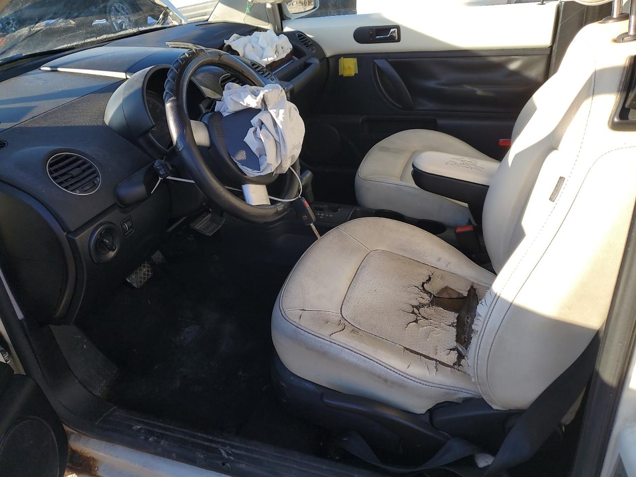 2008 Volkswagen New Beetle Triple White VIN: 3VWFW31C68M524651 Lot: 86698394