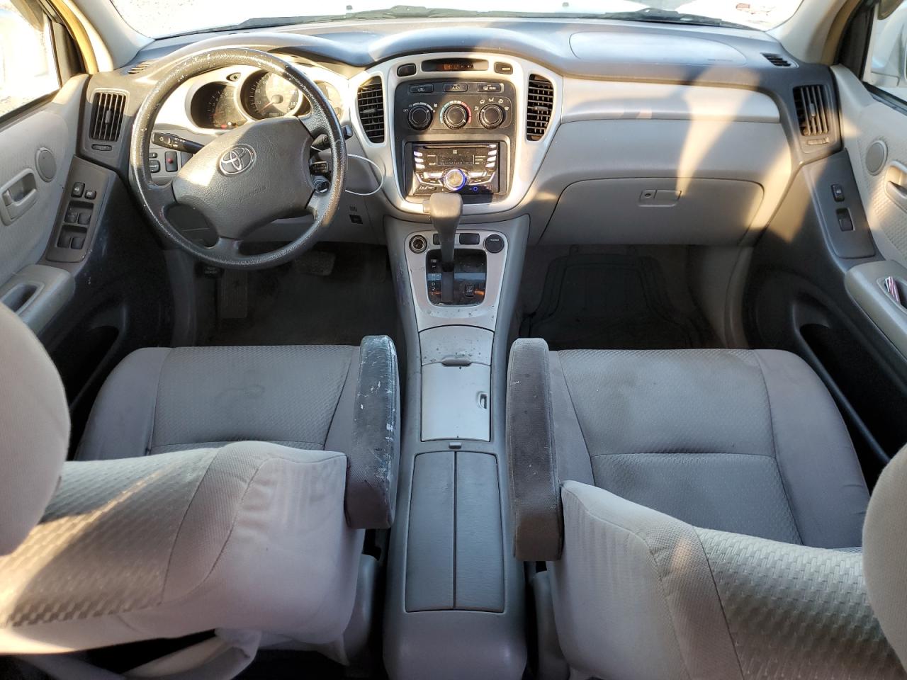 2004 Toyota Highlander - Image 8