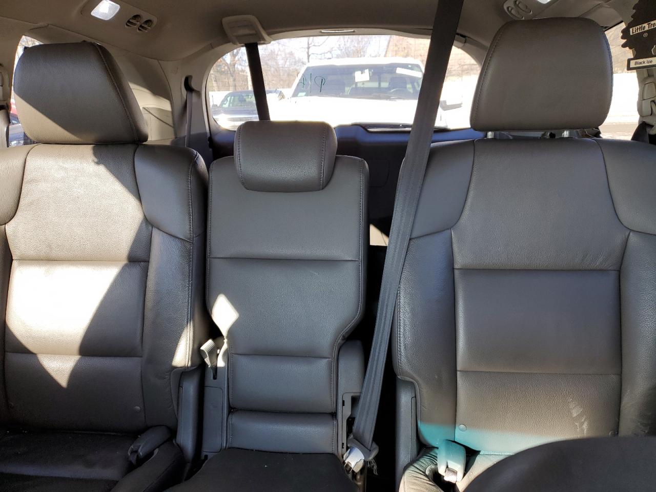 2012 Honda Odyssey - Image 10