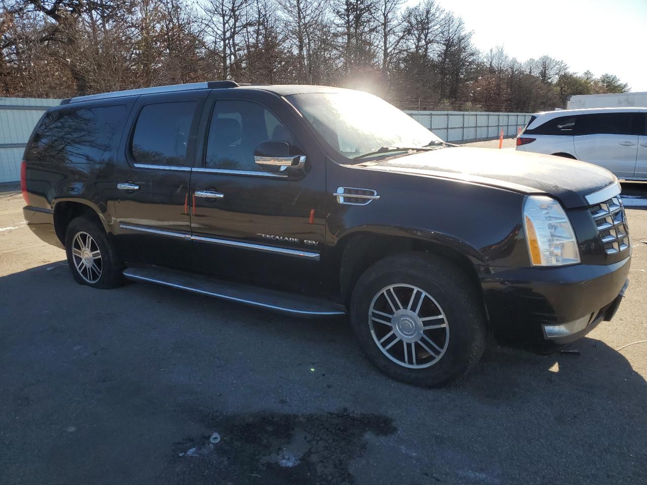 2011 Cadillac Escalade - Image 4