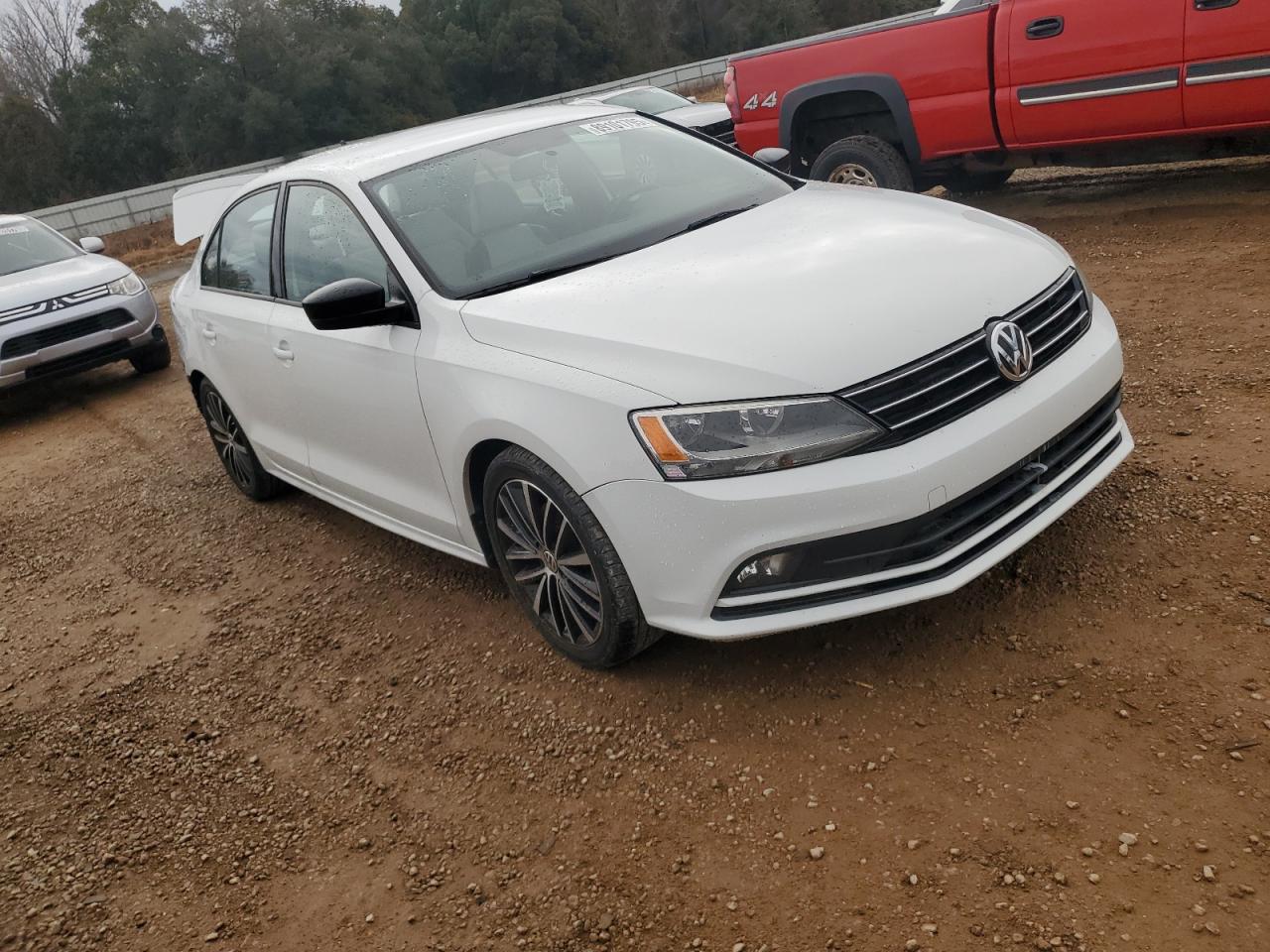 2016 Volkswagen Jetta - Image 4