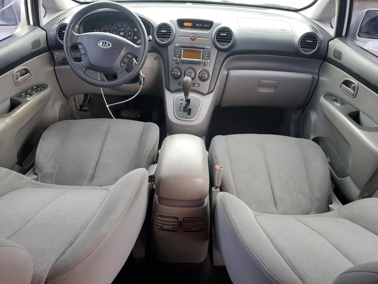 2009 Kia Rondo Base VIN: KNAFG528297221820 Lot: 43388455