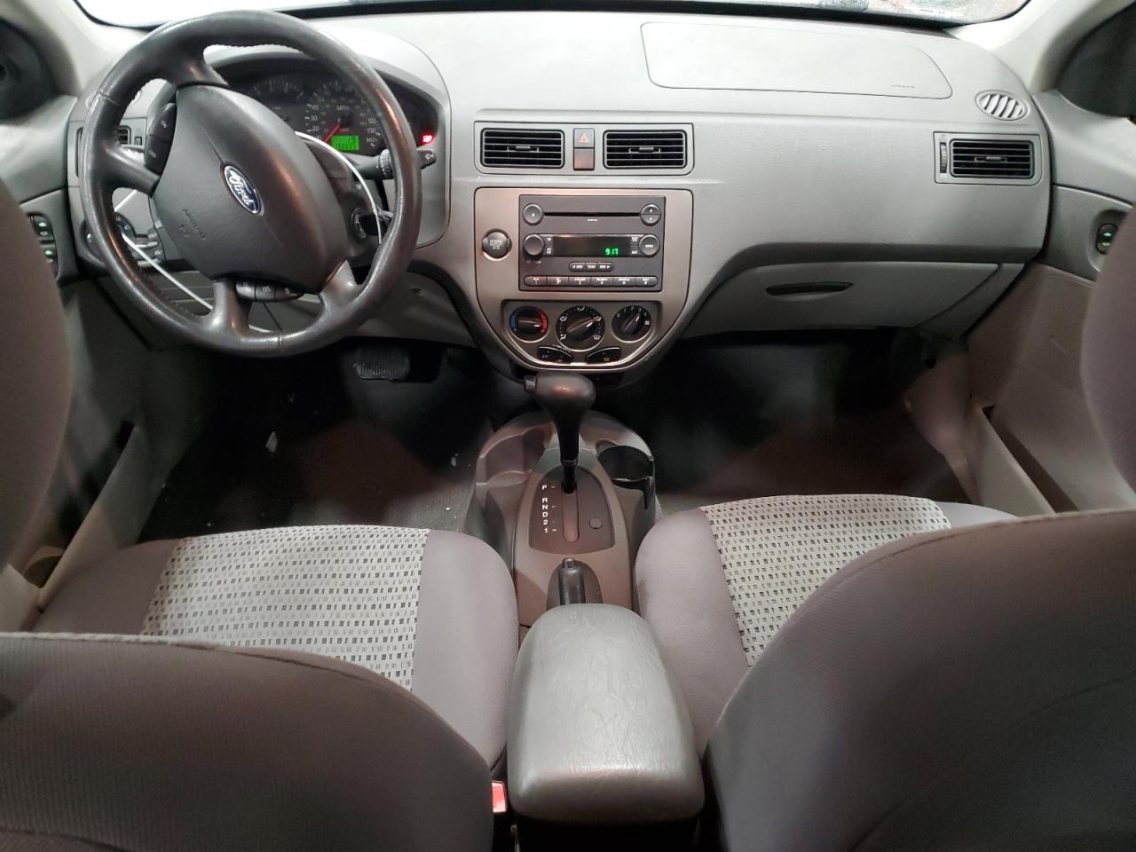 2005 Ford Focus - Image 8