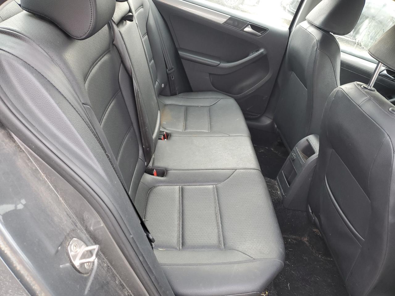 2016 Volkswagen Jetta - Image 10