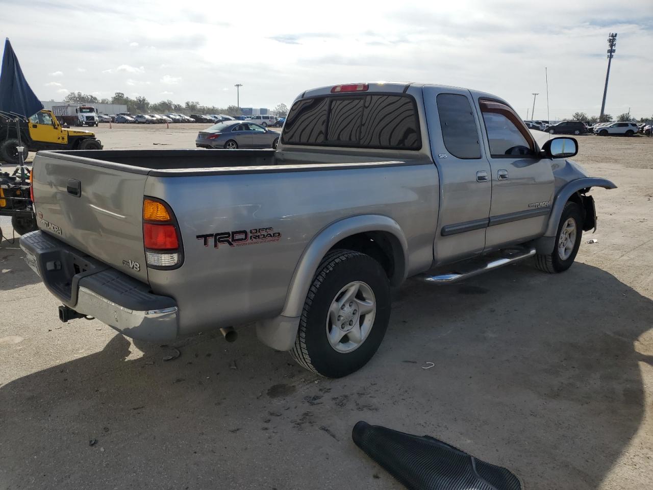 2004 Toyota Tundra - Image 3