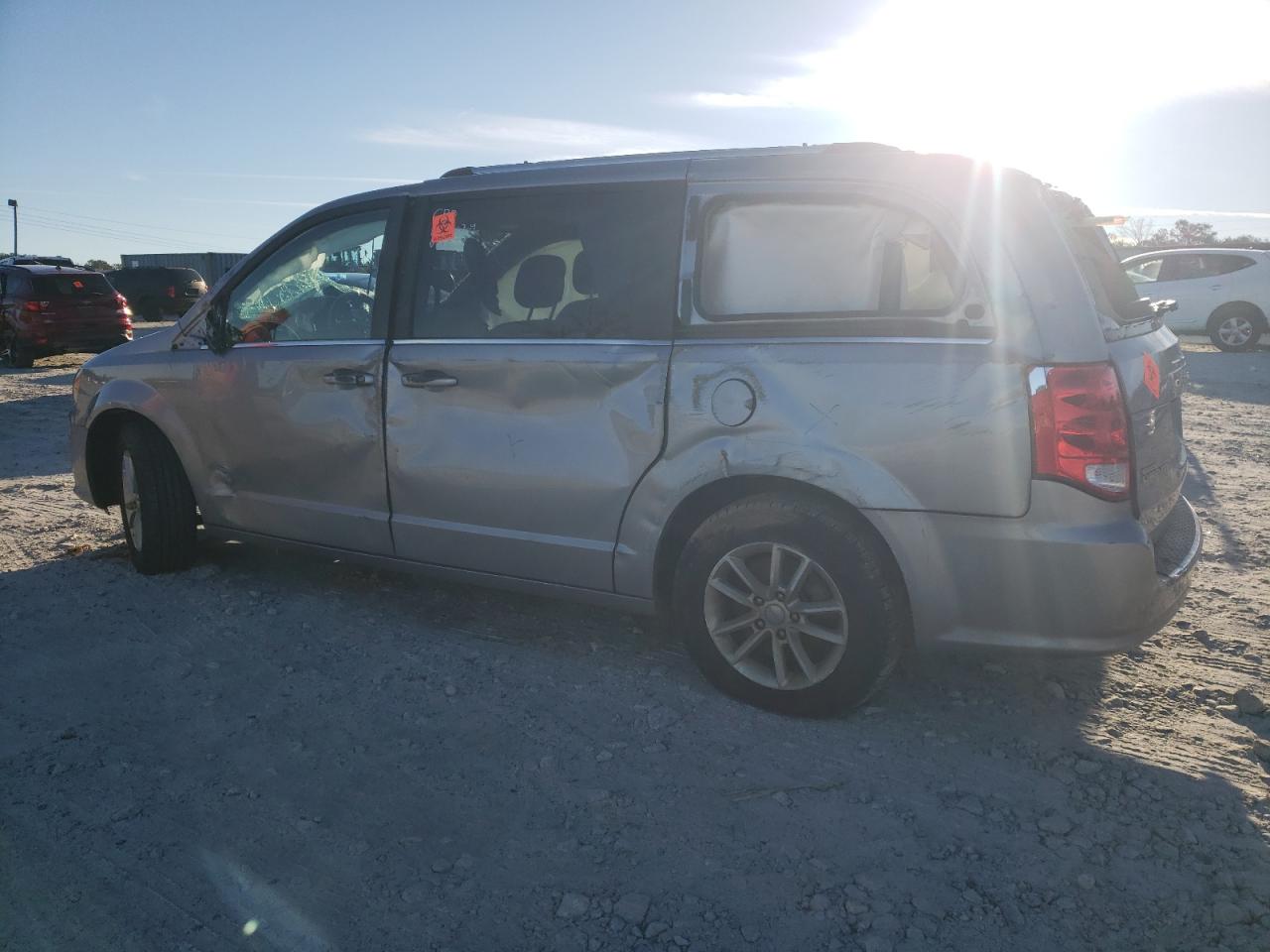 2019 Dodge Caravan - Image 2