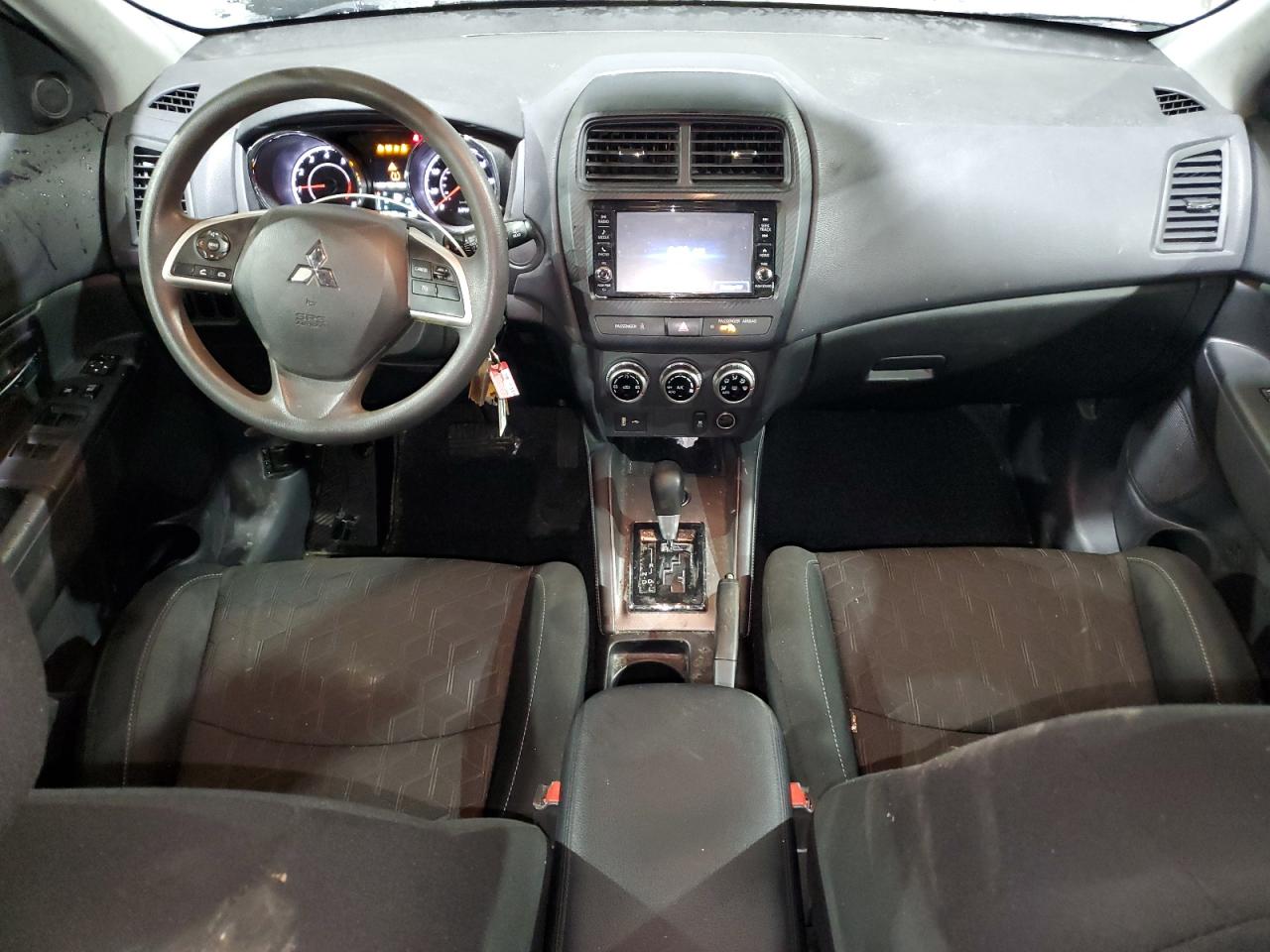 2021 Mitsubishi Outlander - Image 8