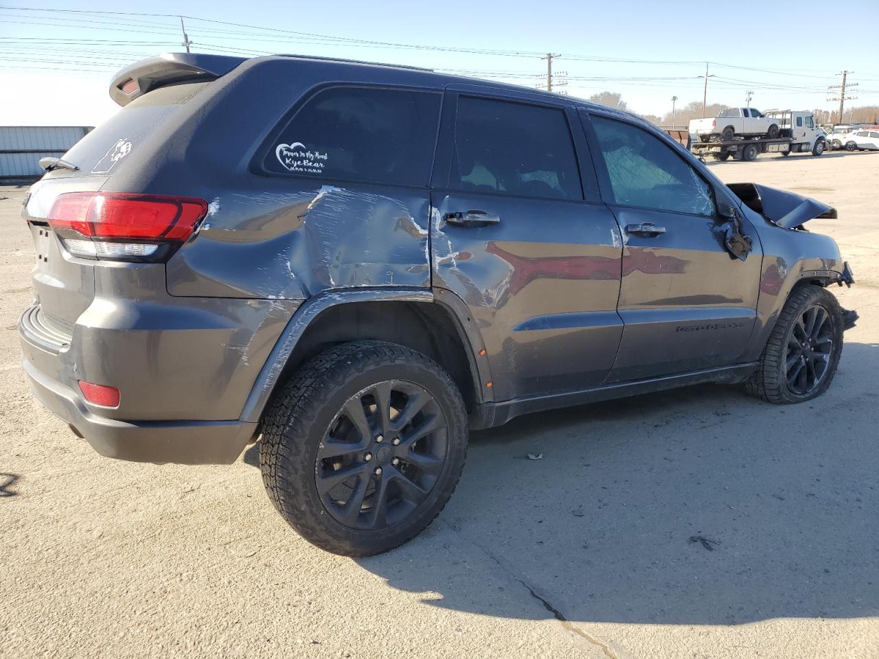2018 Jeep Grand Cherokee - Image 3