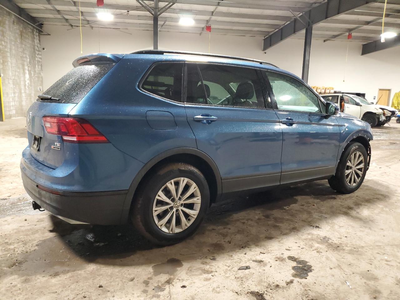 2018 Volkswagen Tiguan - Image 3