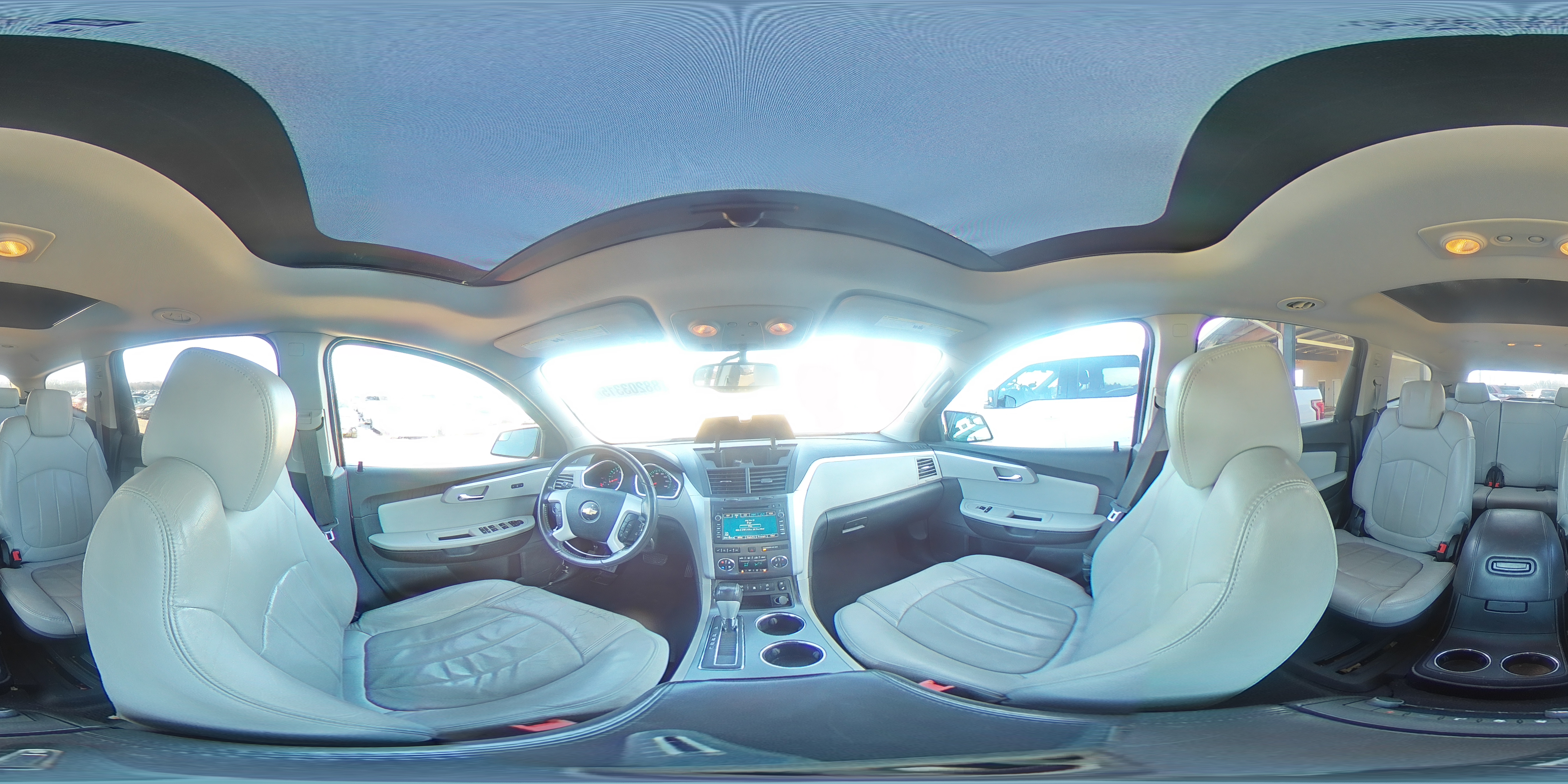 2010 Chevrolet Traverse - Image 13