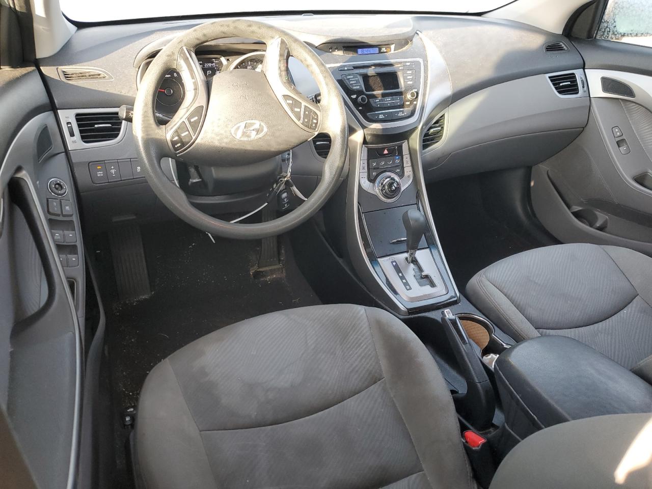 2013 Hyundai Elantra - Image 8