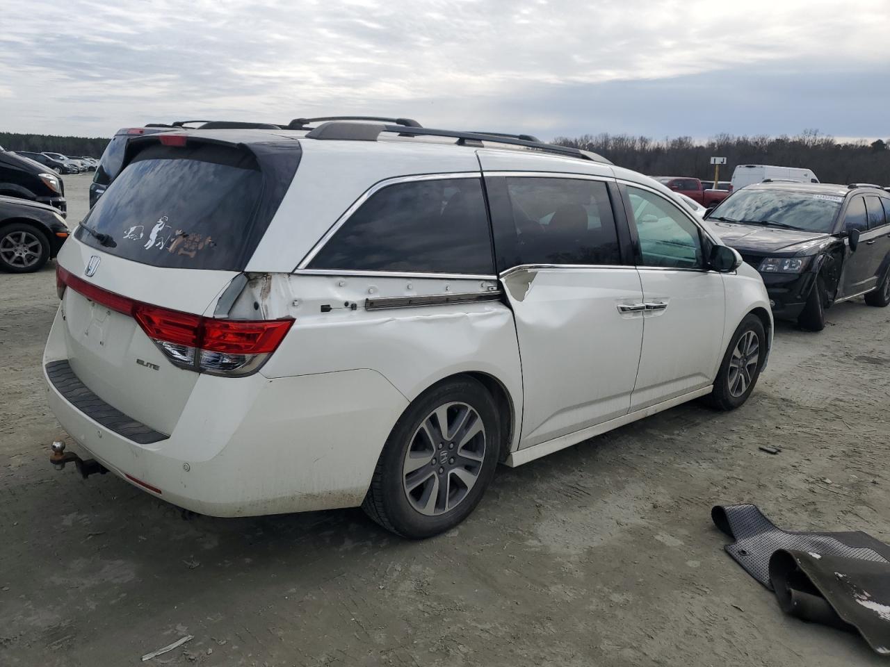 2014 Honda Odyssey - Image 3