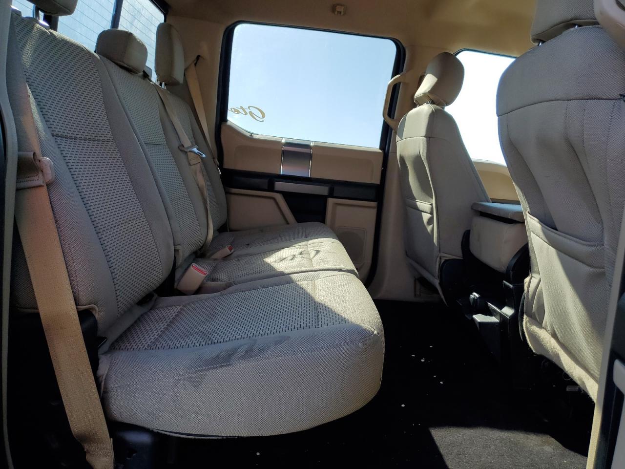 2015 Ford F-150 - Image 10