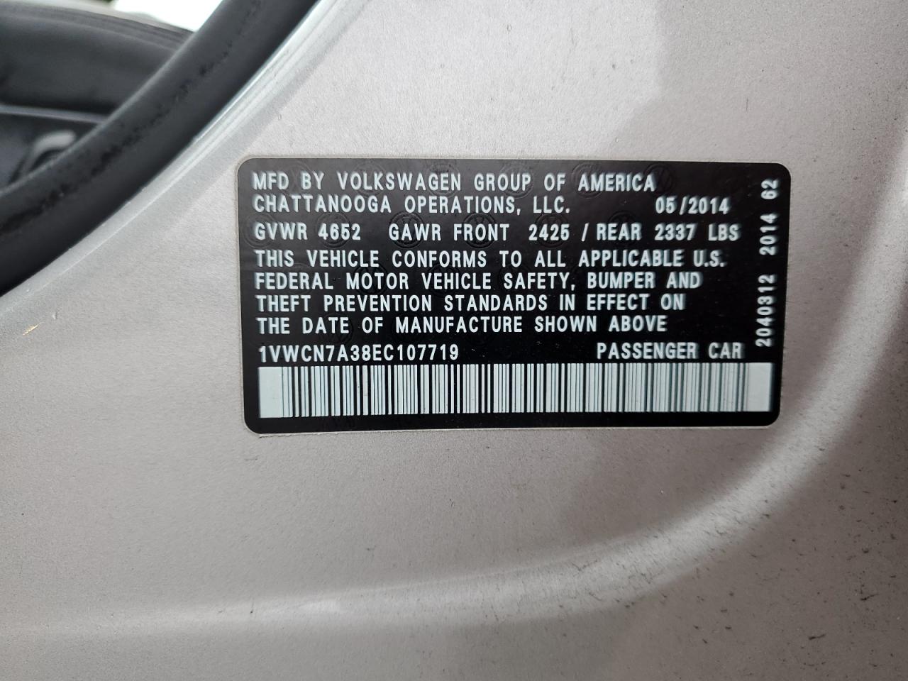 2014 Volkswagen Passat - Image 12