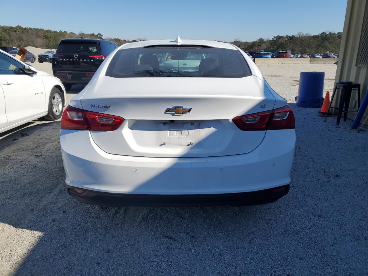 2023 Chevrolet Malibu - Image 6