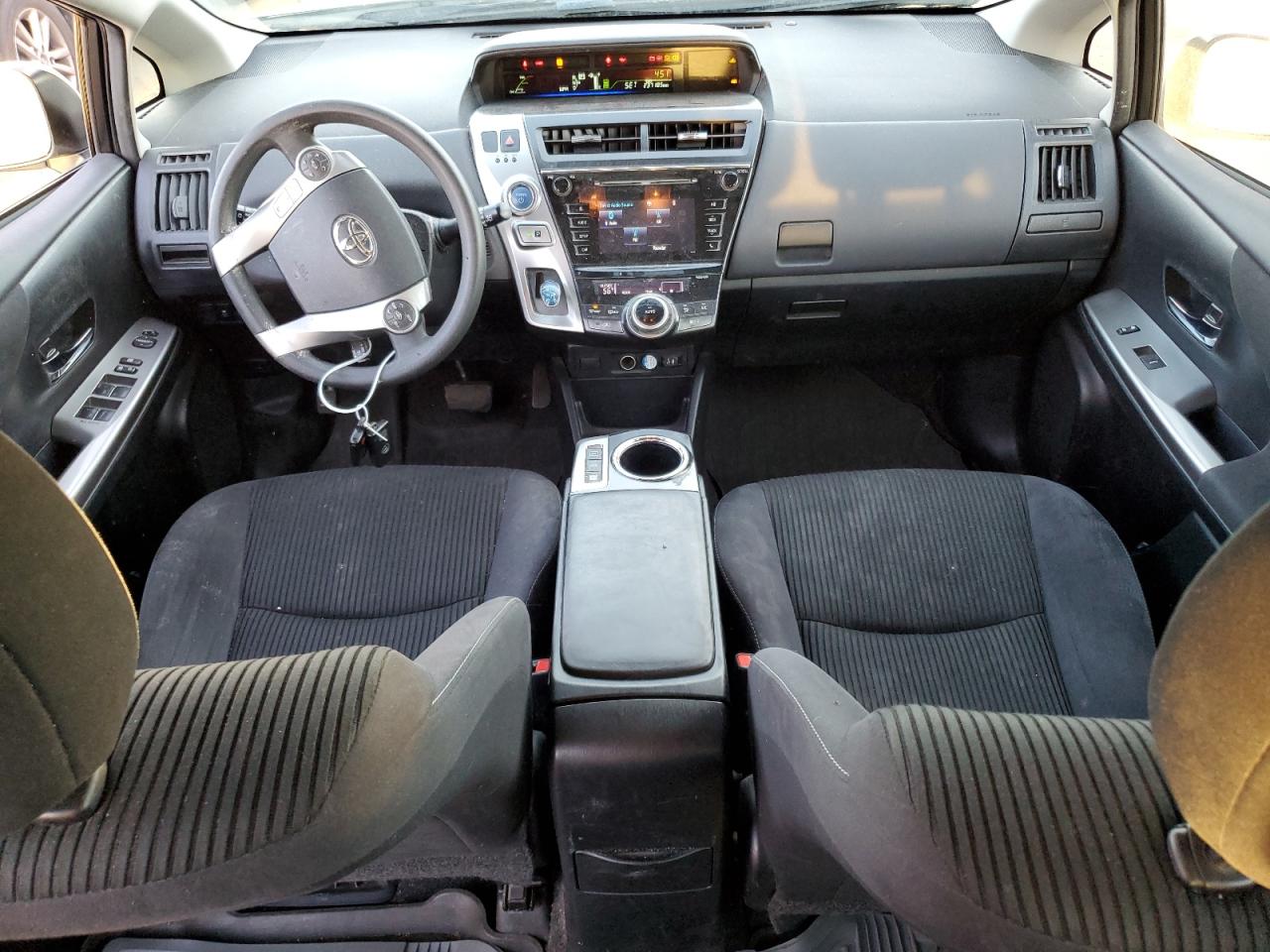 2017 Toyota Prius - Image 8