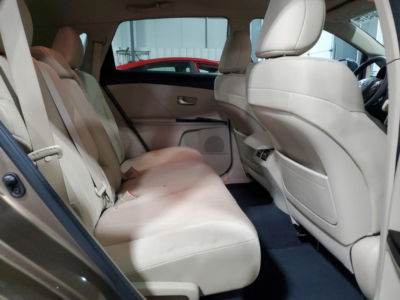 2010 Toyota Venza - Image 11