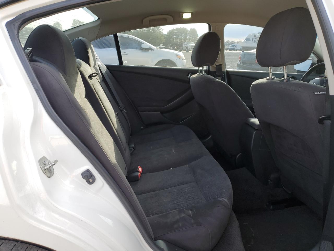 2011 Nissan Altima - Image 10