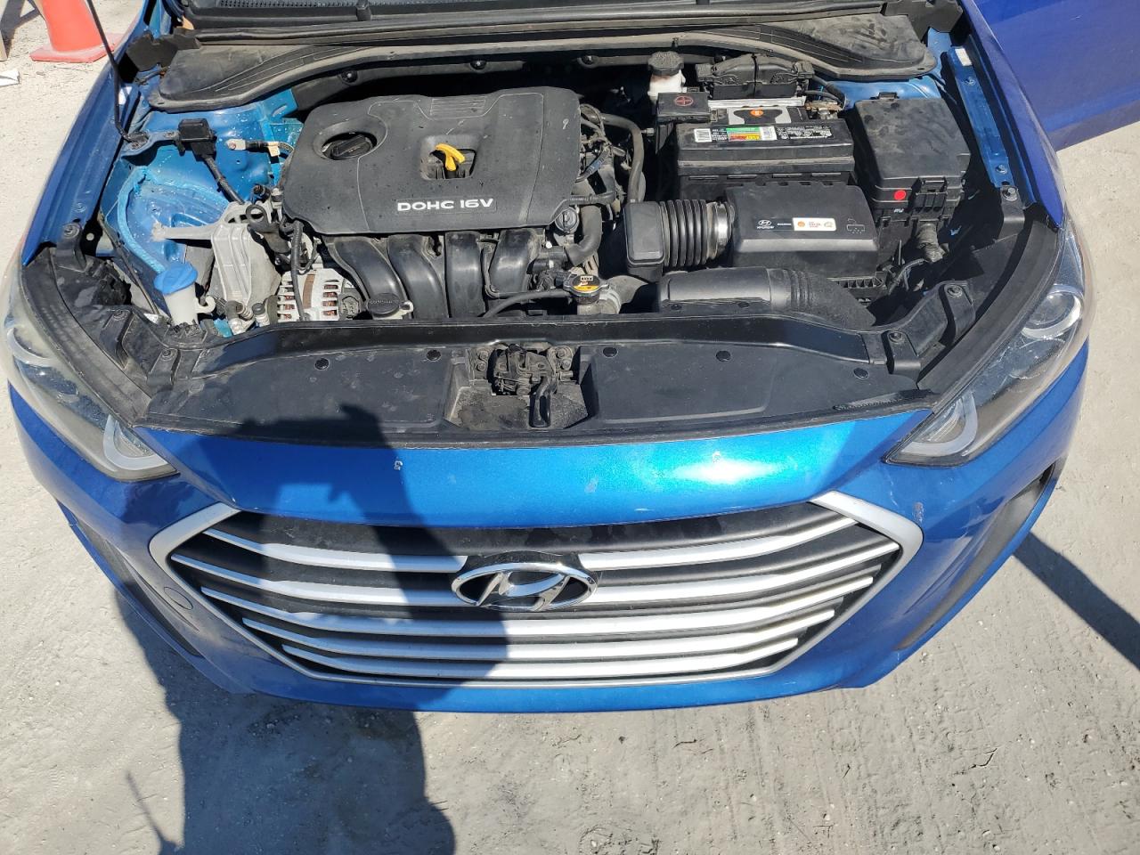 2018 Hyundai Elantra - Image 11