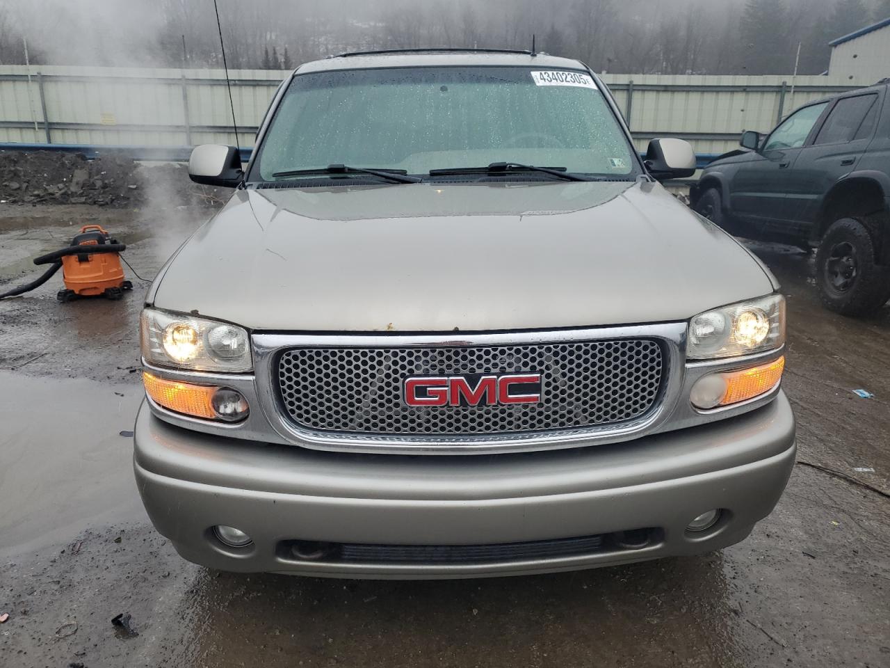 2002 GMC Yukon - Image 5