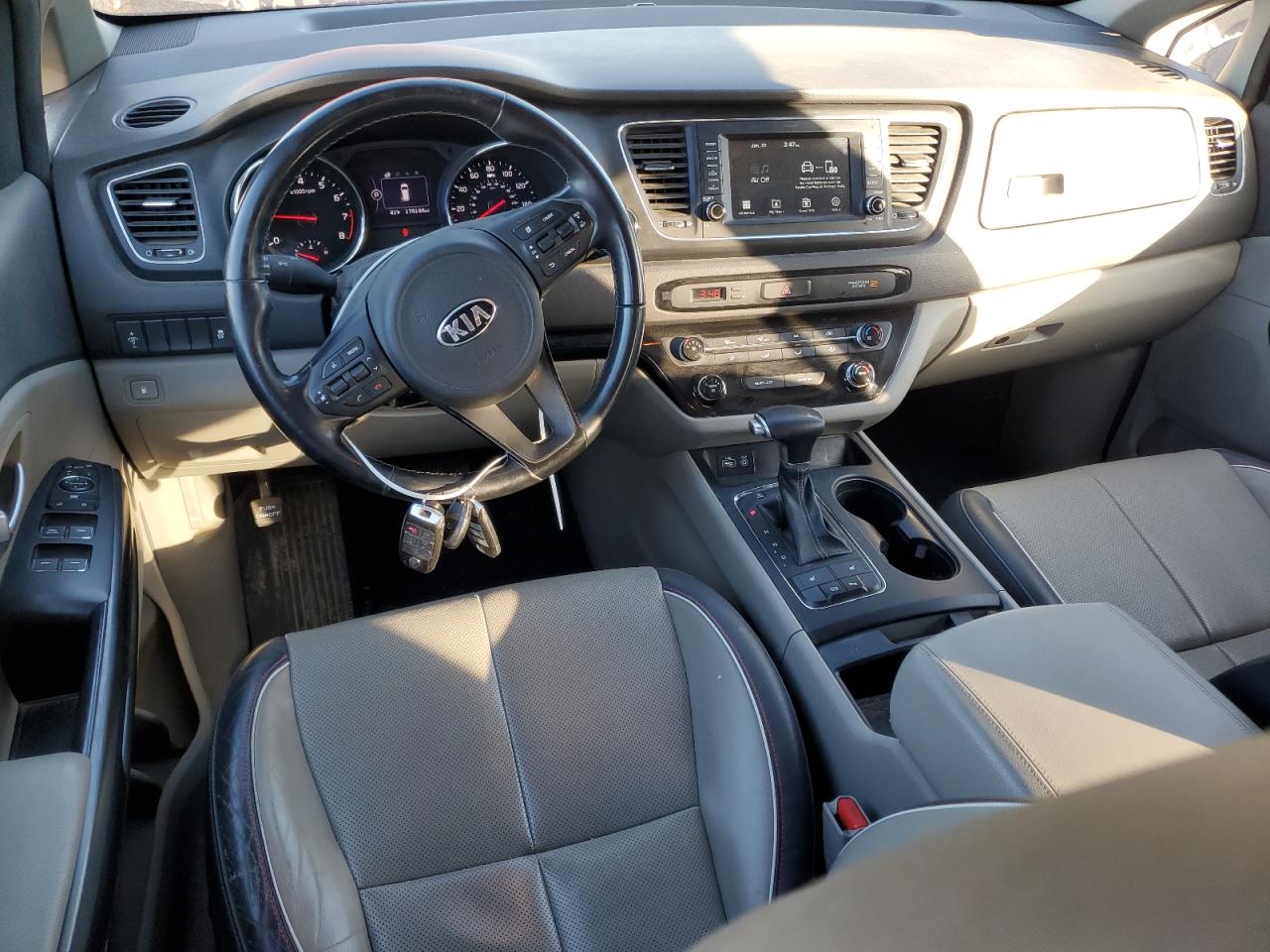 2017 Kia Sedona - Image 8