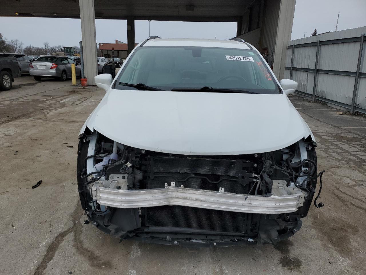 2018 Chrysler Pacifica - Image 5