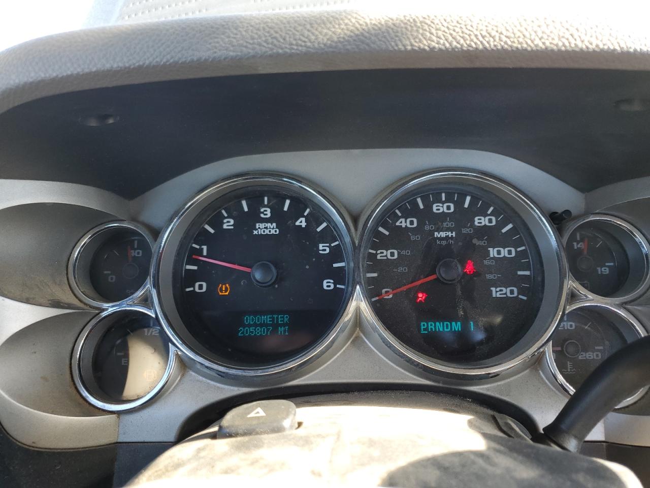 2007 Chevrolet Silverado - Image 9
