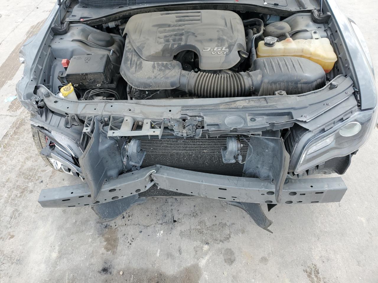 2019 Chrysler 300 - Image 12