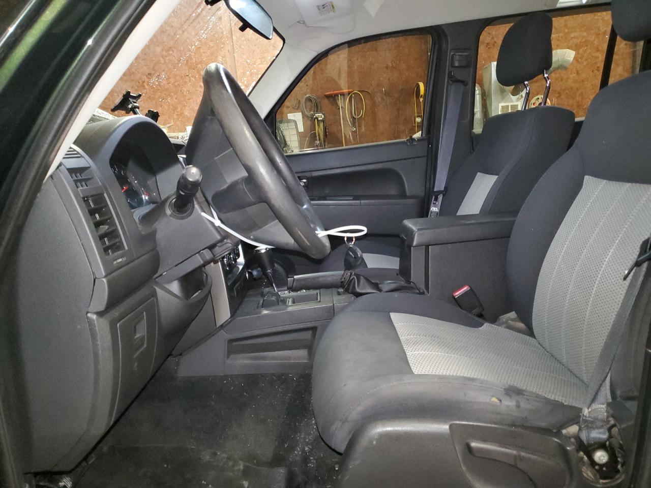 2010 Jeep Liberty (North America) - Image 7