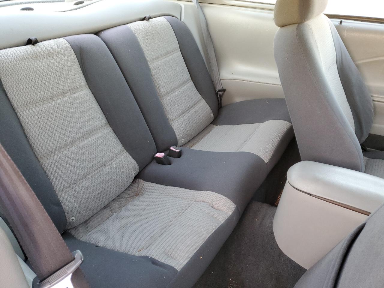 2004 Ford Mustang - Image 10