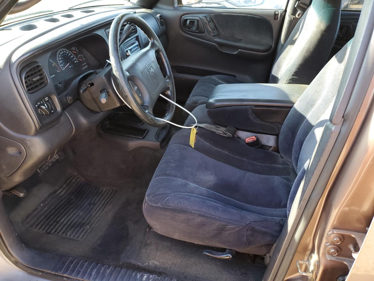 2000 Dodge Dakota - Image 7