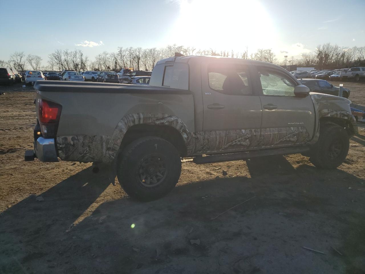2018 Toyota Tacoma - Image 3
