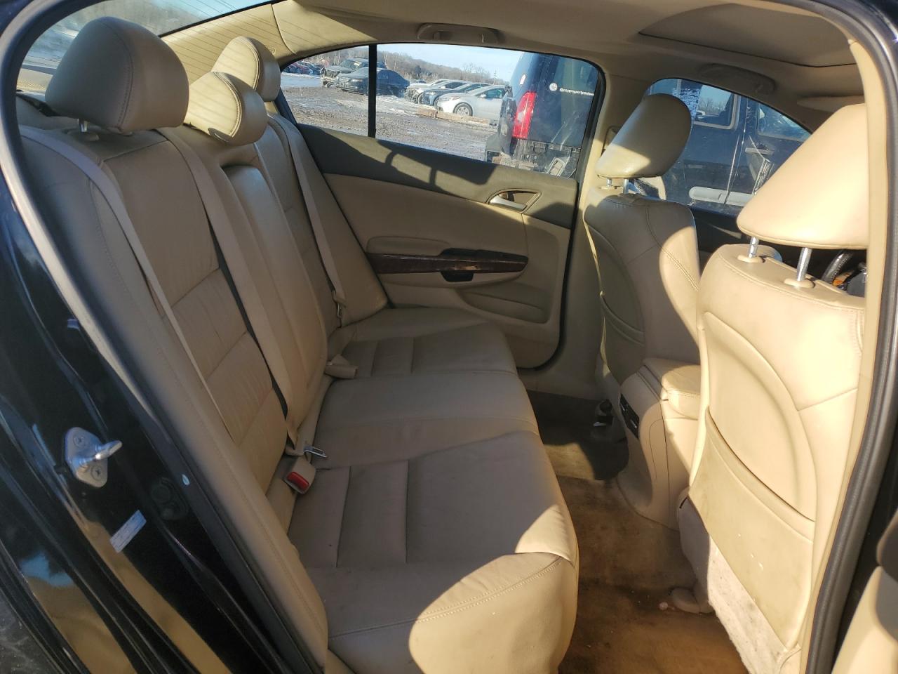2010 Honda Accord - Image 11