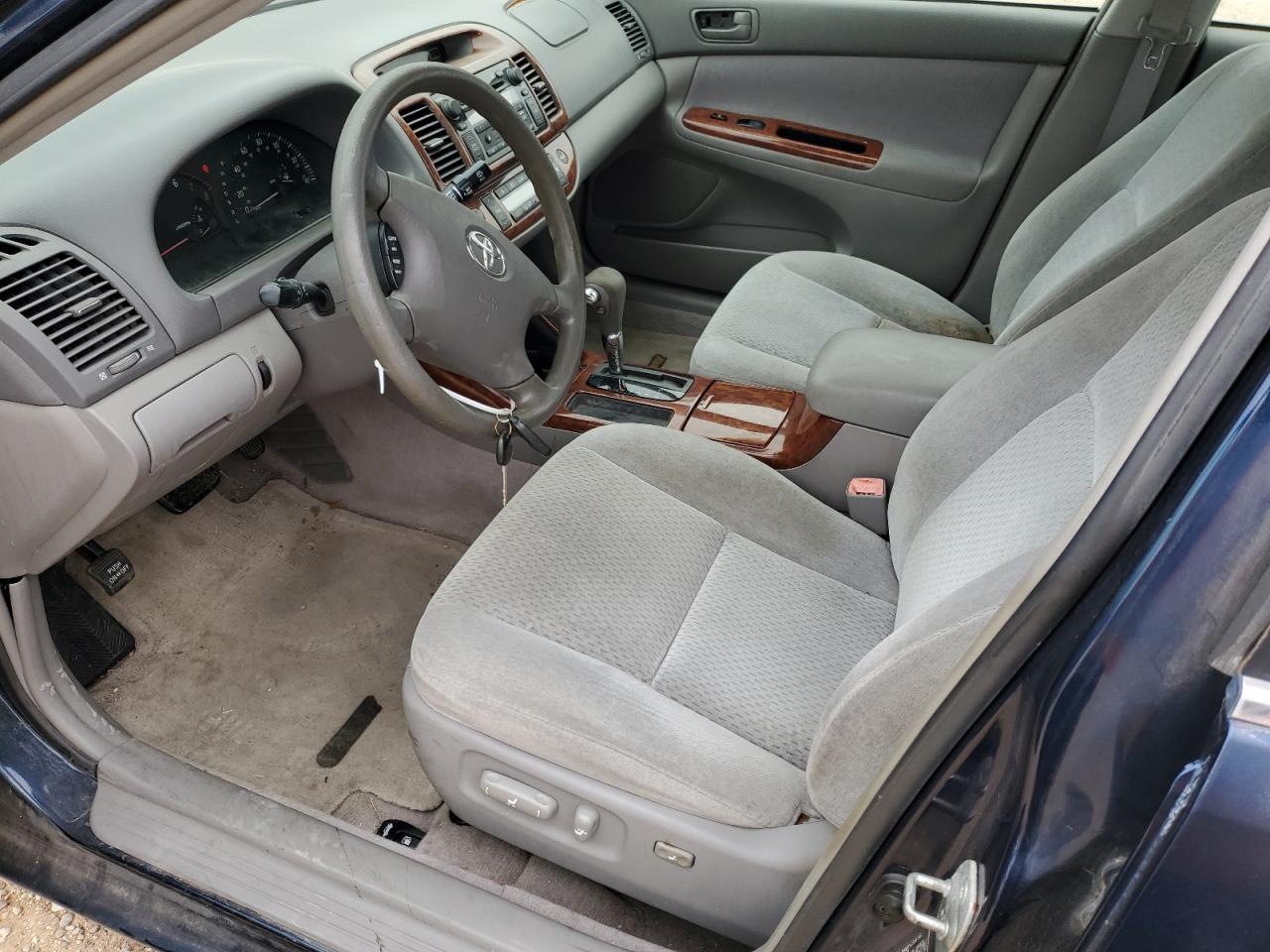 2004 Toyota Camry - Image 7