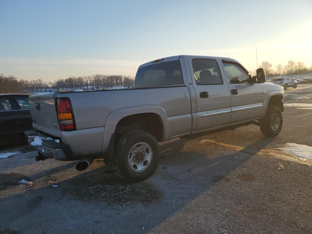 2004 GMC Sierra - Image 3