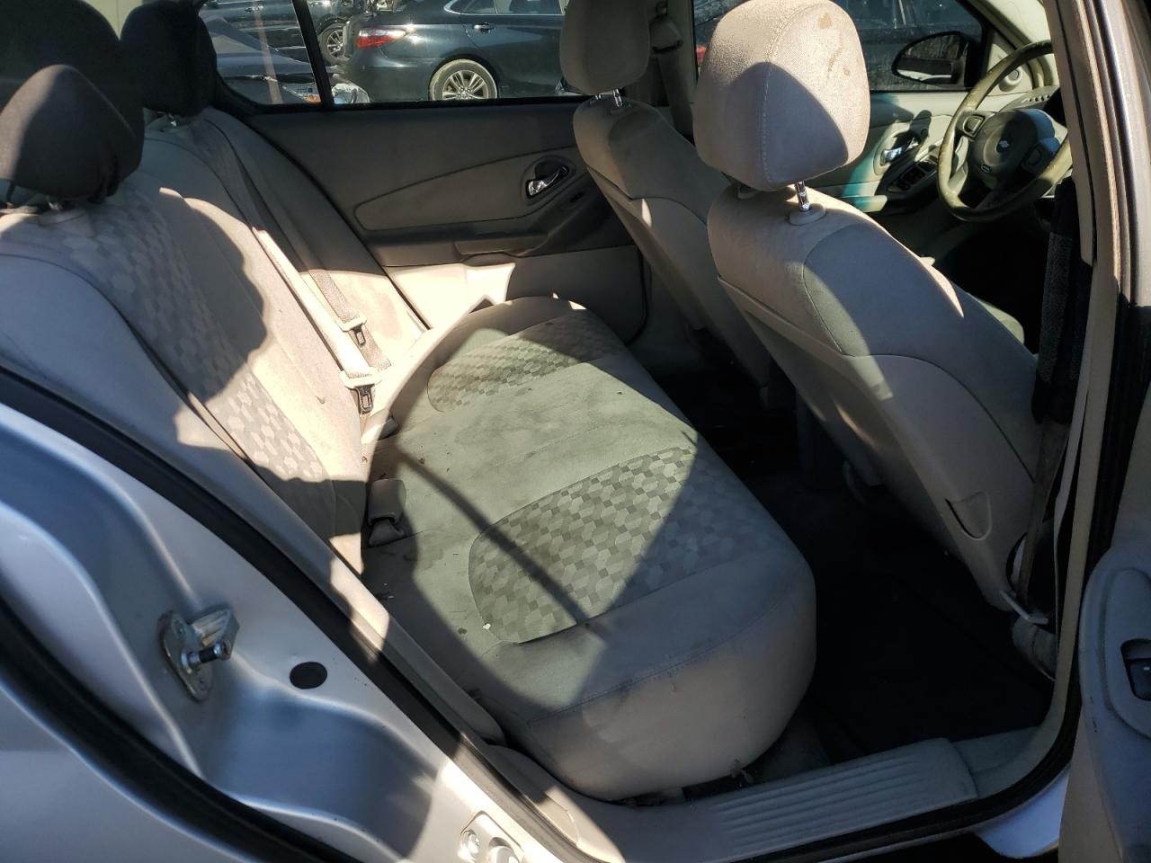 2004 Chevrolet Malibu - Image 10
