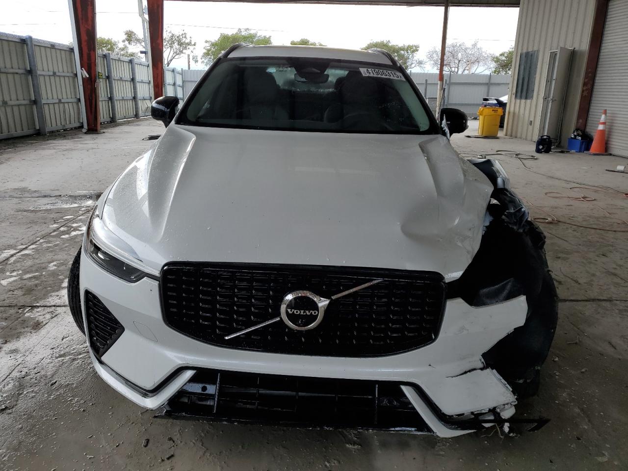 2023 Volvo XC60 - Image 5