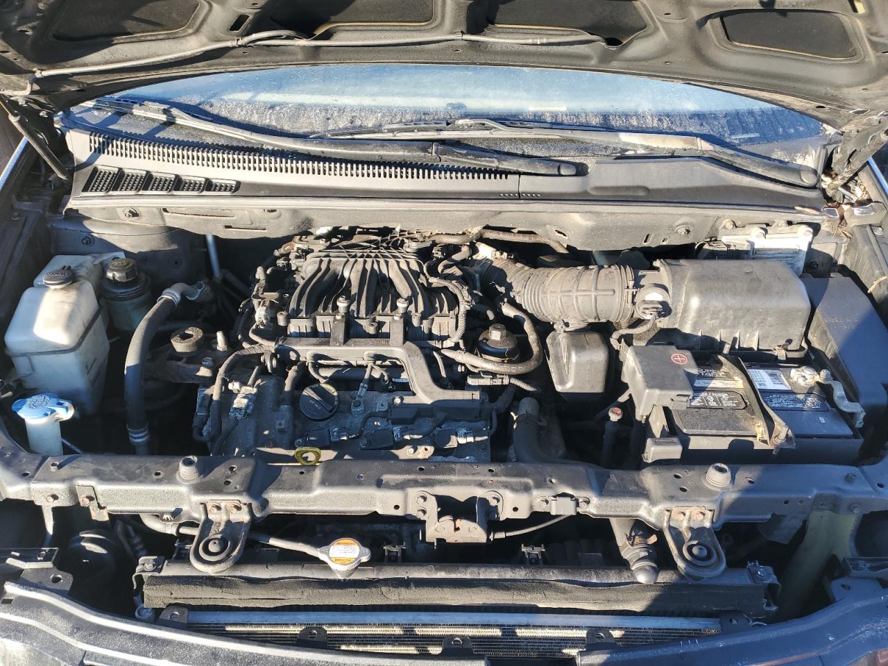 2010 Kia Sedona - Image 14